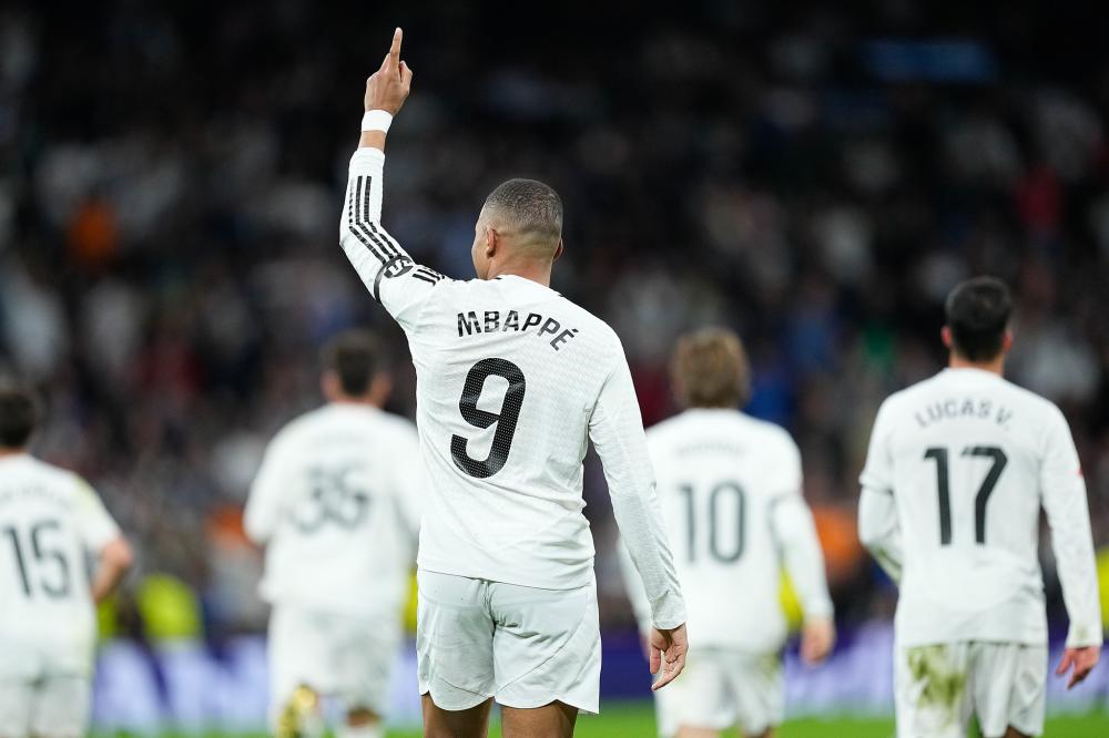 法国前国脚：毫不怀疑博格巴的纯粹，他可能被欺骗了.